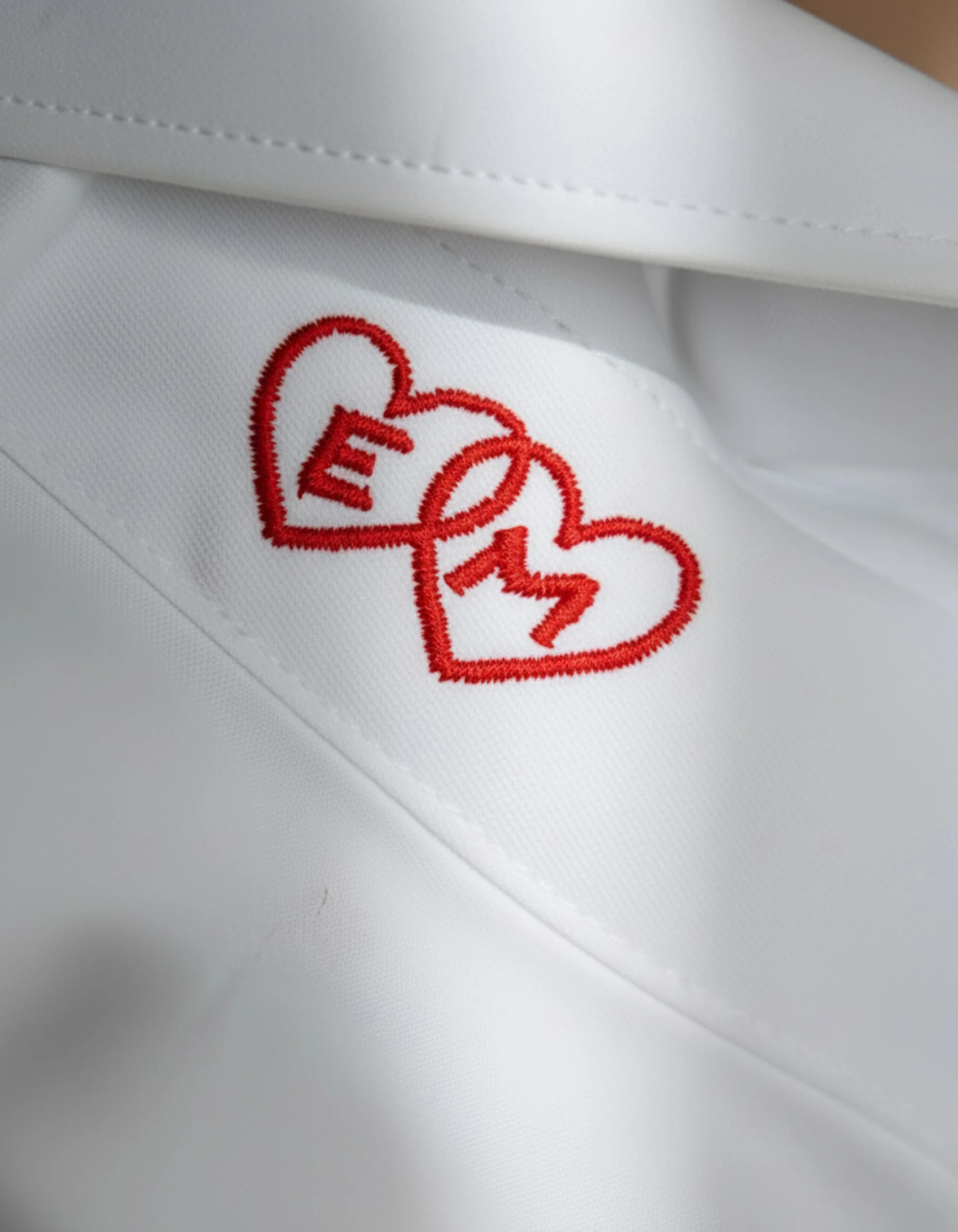 Heartline Collar Stretch Woven Shirt - Image 7
