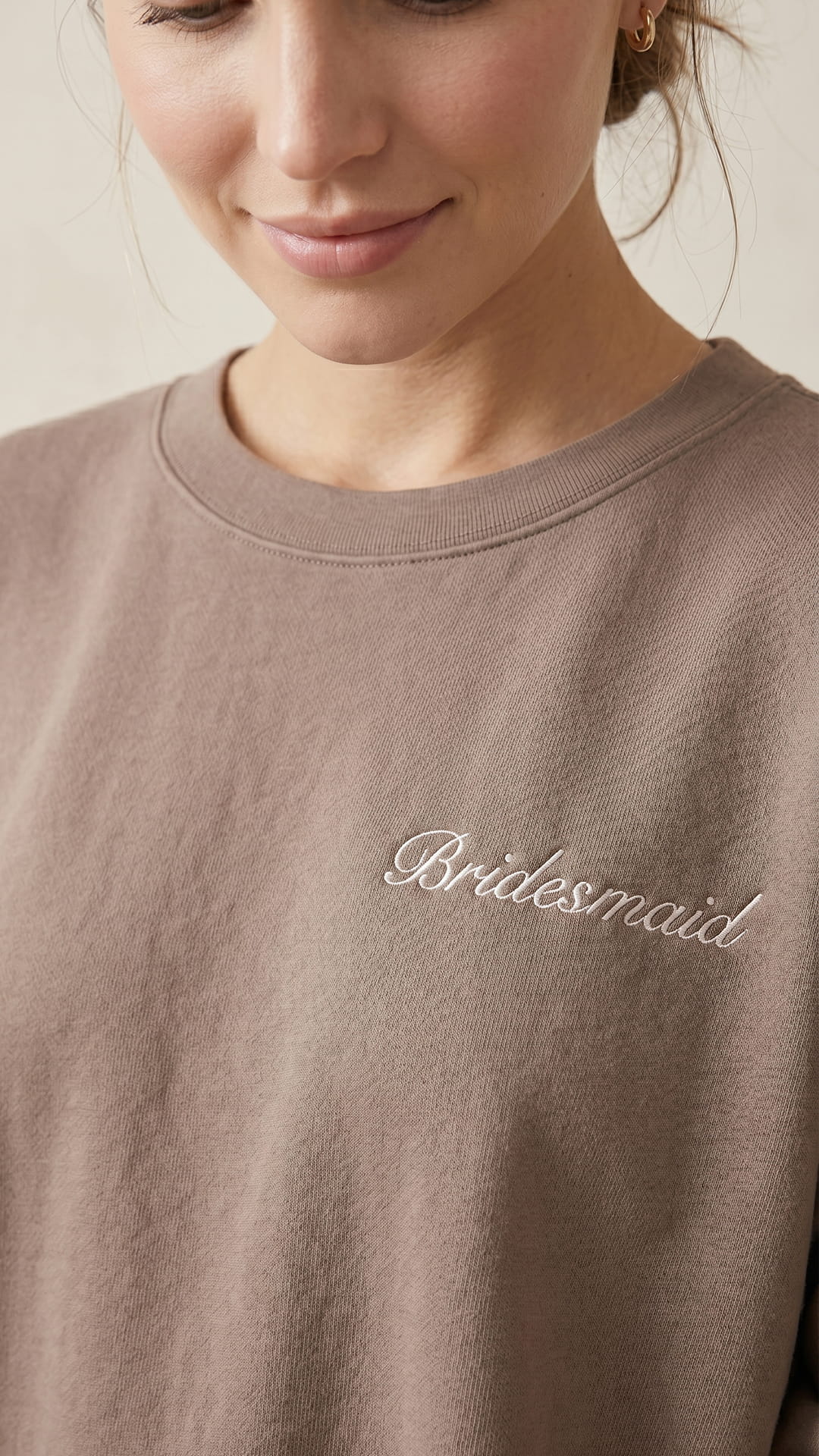 The Bridal Party Gift Set | Script Embroidered Sweatshirt & Personalized Spa Bag - Image 4